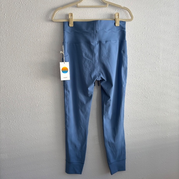 NWT VUORI Daily Pocket Legging in Light French Blue VW490 - Size Large - Picture 2 of 5